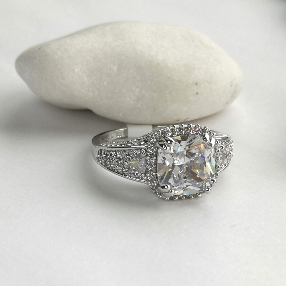 Antique design CZ cathedral set engagement style ring size 8 🆕